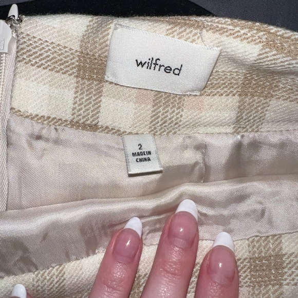 BRAND NEW WILFRED SKIRT! Never worn, sadly no longer a size 2! - Picture 2 of 3